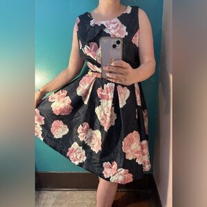 Jessica Howard size 16 party cocktail or casual full skirt floral dress.